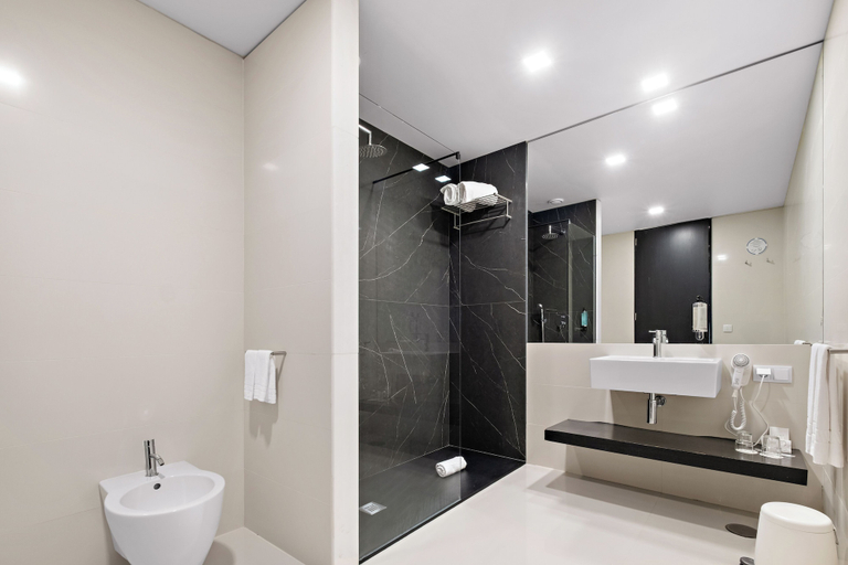 Bathroom 5, Axis Viana Business & SPA Hotel, Viana do Castelo