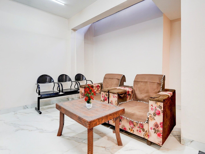 Reception 2, Deluxe Hotel Shree Ganesha, Indore