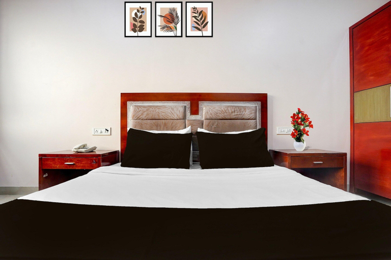 Room 4, Deluxehotel Orient Palace, Nagpur