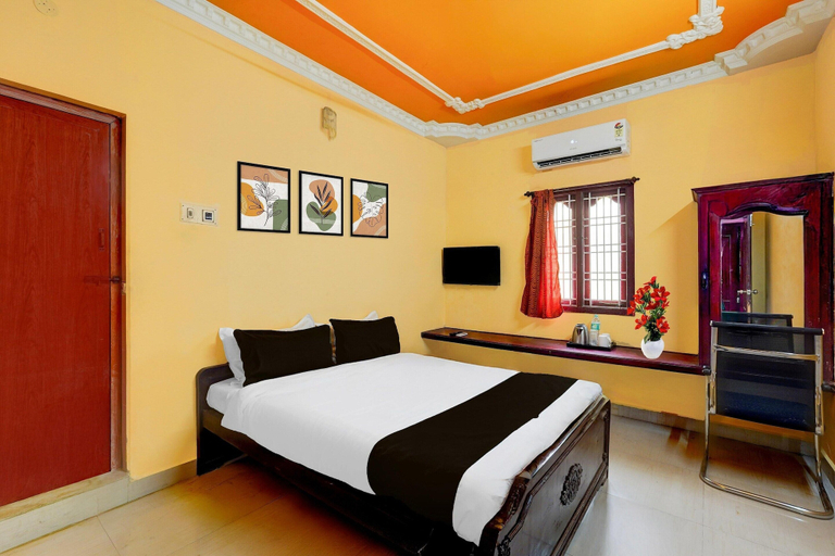 Room 3, Deluxe Sree Residency, Kancheepuram