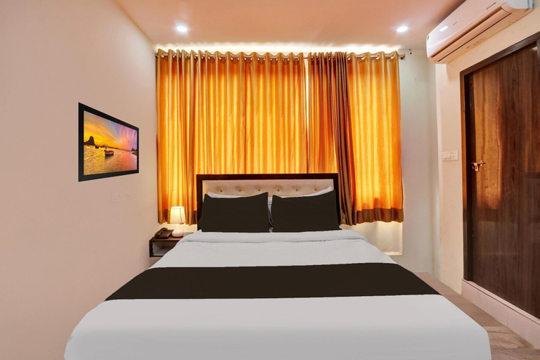 Room 2, Deluxe With Twin Bed Lotus Park Hotel, Visakhapatnam