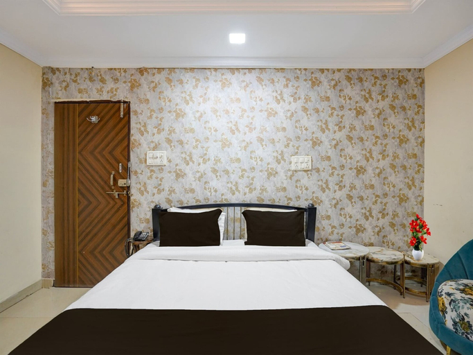 Room 4, Deluxe Hotel Shikhar Darshan, Ujjain