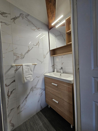 Bathroom, A la Gloriette Futuroscope, Vienne