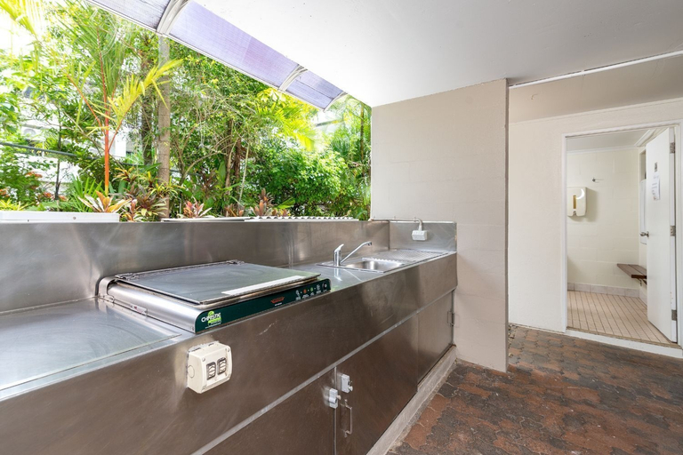 Bathroom 4, Tropical Reef Apartments Port Douglas, Douglas