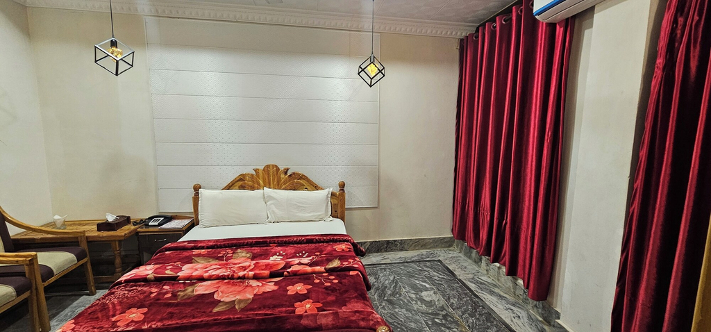 Room 5, ALMAS HOTEL Best Hotel In Swat, Malakand