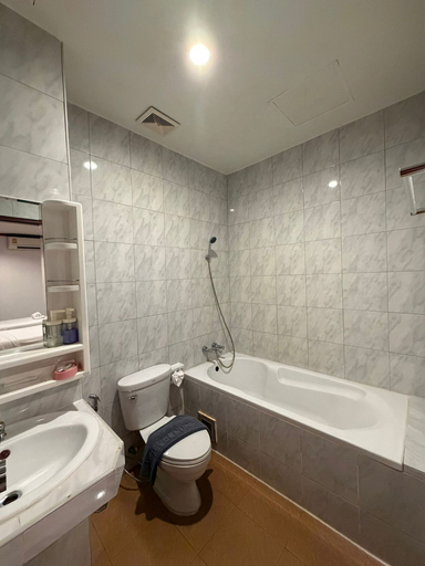 Bathroom 3, Nova inn, Phuket Island
