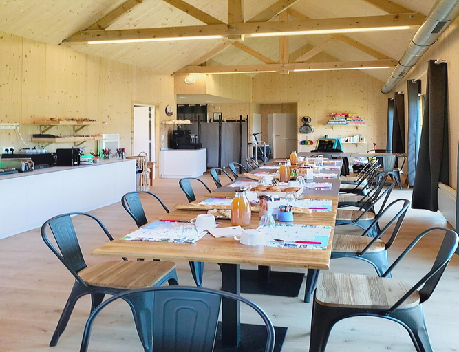 Primary image, 6 Guest Cottage With Pool & Terrace, Morbihan