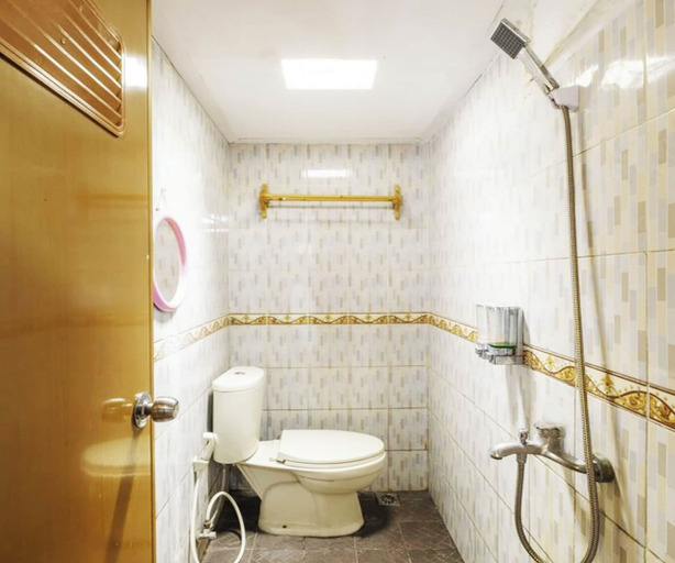Bathroom 5, Cottage Syariah GS Rumah Kayu, Bandung