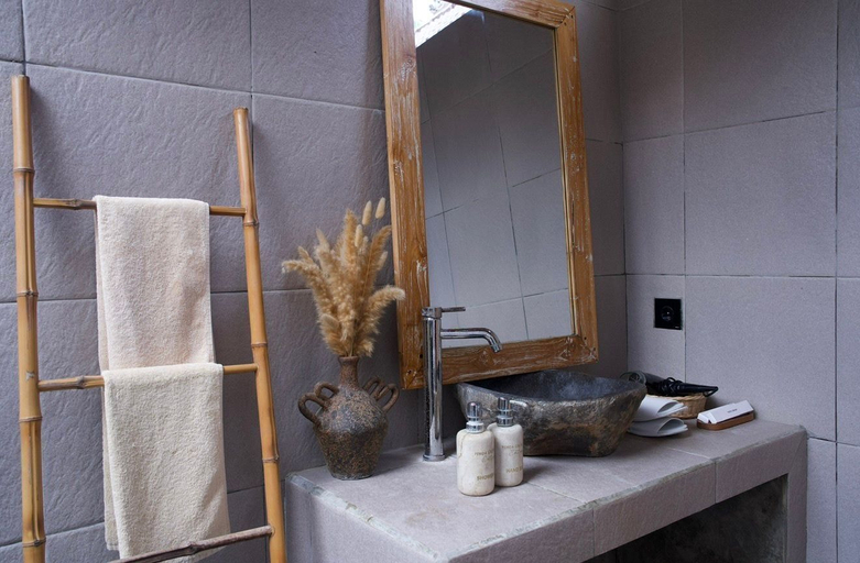 Bathroom 4, Penida Green Palm Cottage, Klungkung