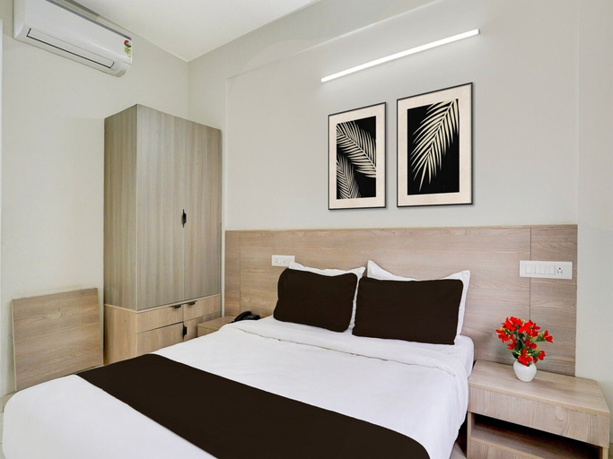 Room 5, Deluxehotel Gurudev Residency, Bangalore