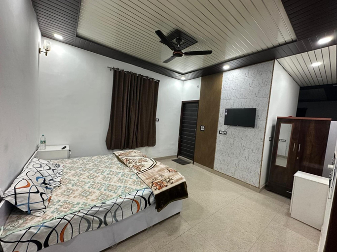 Room 5, The Luxe Haven, Sonipat