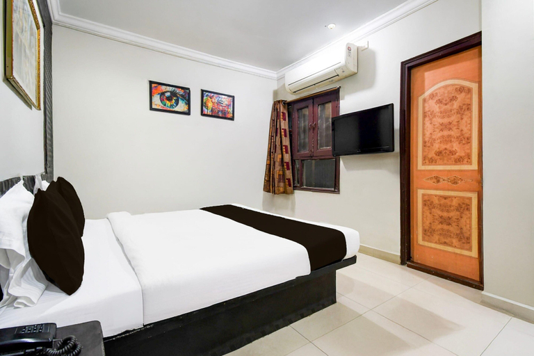 Room 5, Deluxe Hotel Okasu Railway Station, Raipur