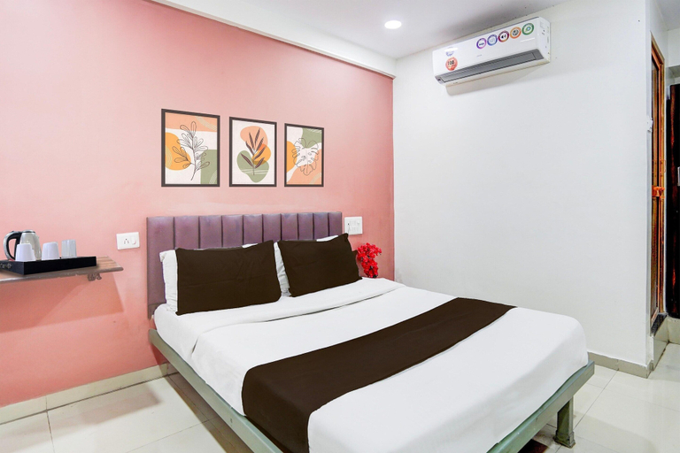 Room 2, Super Hotel O Dindoli Surat, Surat