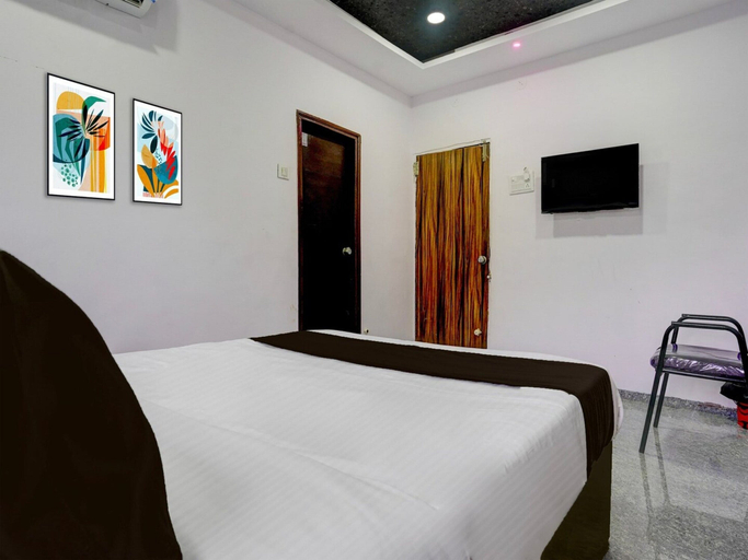 Room 2, Deluxe Seven Hills Aurangabad, Aurangabad