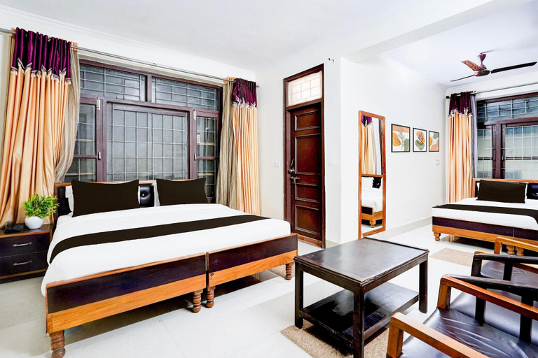 Room 4, Townhouse Mall Road Near Library Chowk, Dehradun