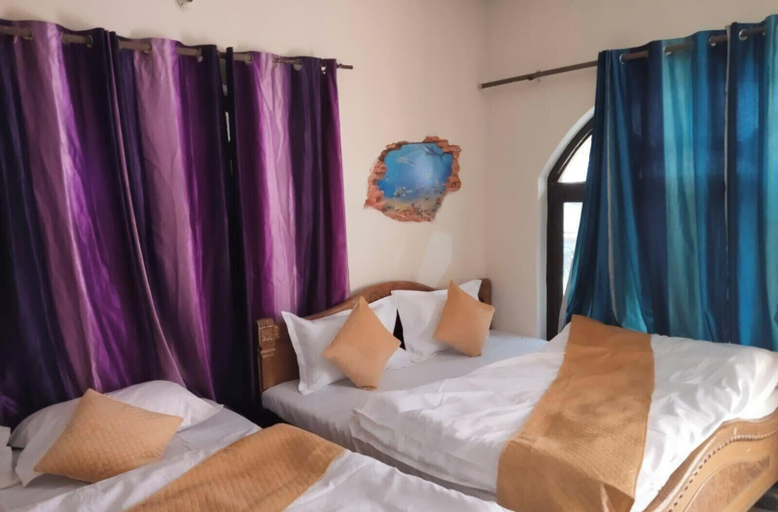 Room 5, Hotel New Pandey Inn, Rudraprayag