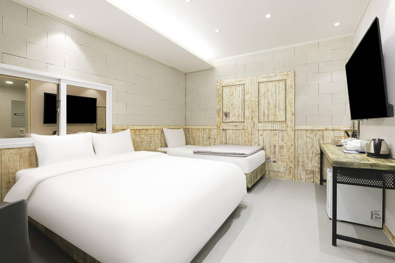 Bedroom 2, Daegu Dongdaegu Station Hotel Haru, Buk
