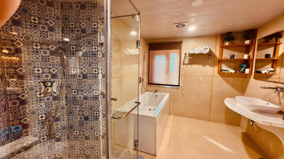 Bathroom 3, Kashmir Mahal Resorts, Srinagar