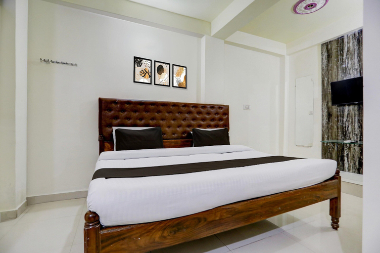 Room 2, Deluxe Hotel Home Town, Patna