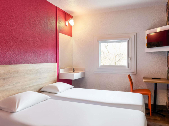 Bedroom 2, hotelF1 Paris Porte de Montreuil, Seine-Saint-Denis