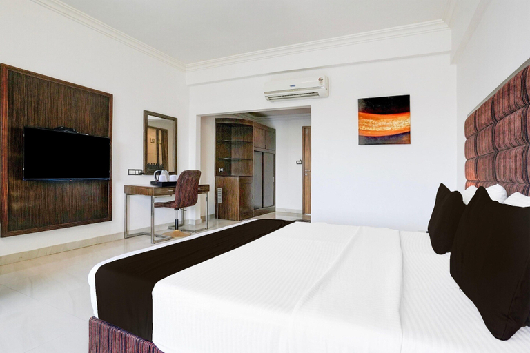 Room 3, Super Townhouse Oak Bharuch Near Railway Station, Bharuch