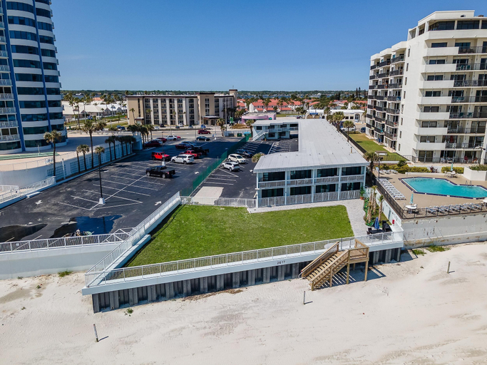 Exterior 4, Ocean Breeze Resort 202, Volusia