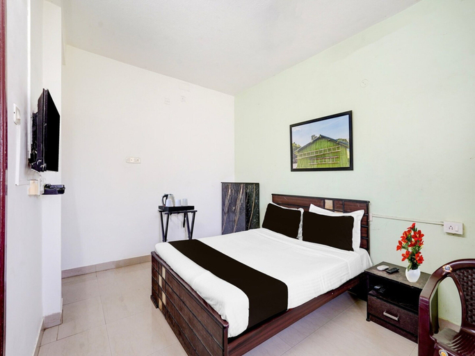 Room 2, Deluxe Guna Residency, Kancheepuram