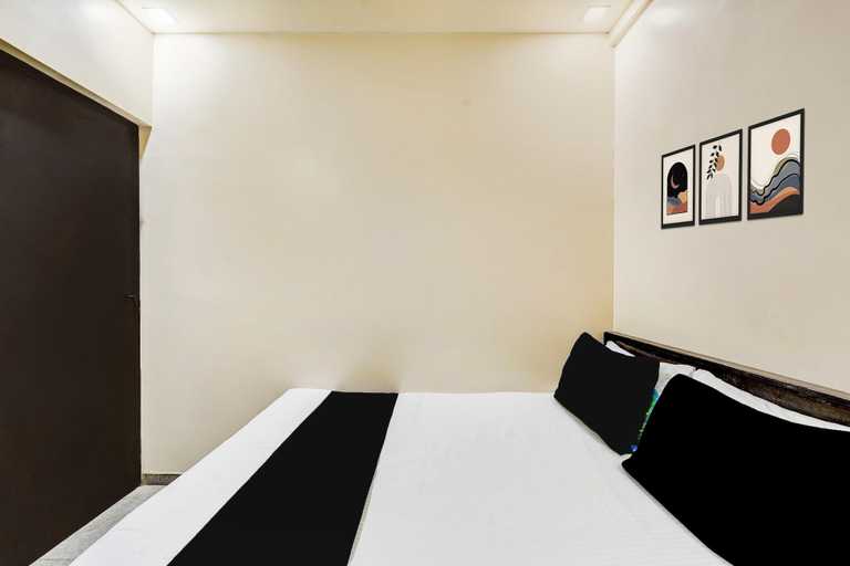 Room 5, Deluxe Saravana's Park, Chennai