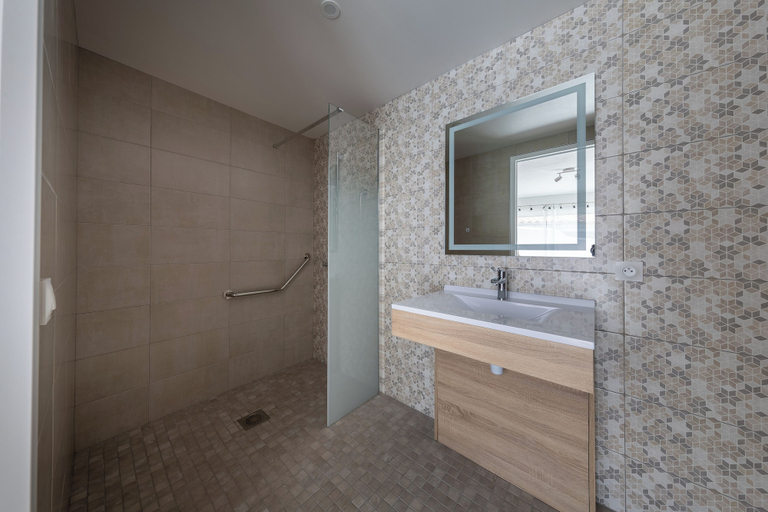 Bathroom 4, Le Clos des Sternes, Charente-Maritime