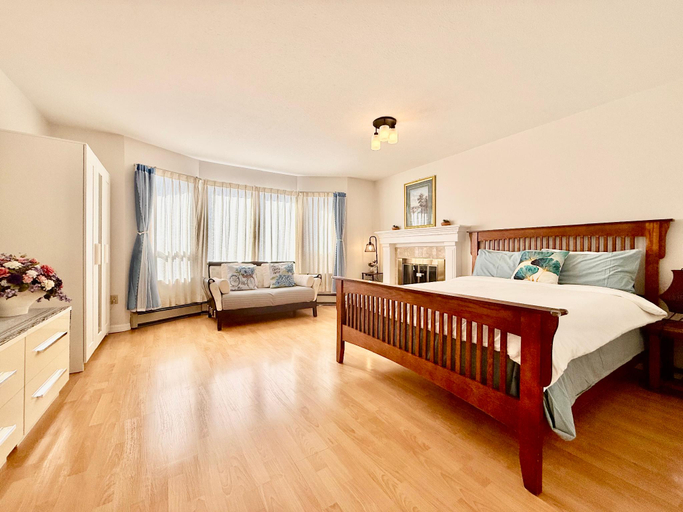 Bedroom, Burnaby Metrotown Cozy 3 Bedroom Suite, Greater Vancouver