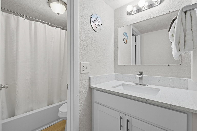 Bathroom 5, Ocean Breeze Resort 106, Volusia