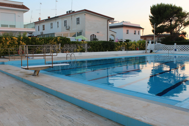 Pool 5, Luca's House, Bari