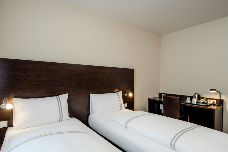 Bedroom 2, Premier Inn Berlin City Spittelmarkt, Berlin