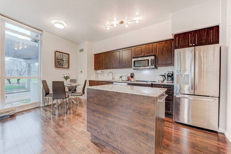 Private kitchen 5, Cedar Grove Stays, Toronto