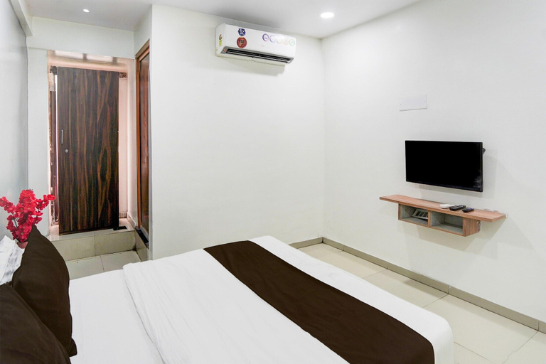 Room 3, Super Hotel O Dindoli Surat, Surat