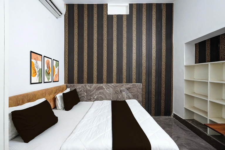 Room 4, Deluxejannat Residency, Jodhpur