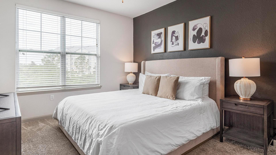 Room 4, Landing Furnished Apartments near YSM, New Haven