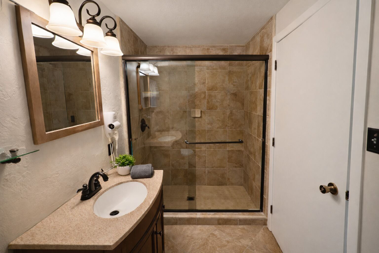 Bathroom 3, The Bidwell House, Plumas