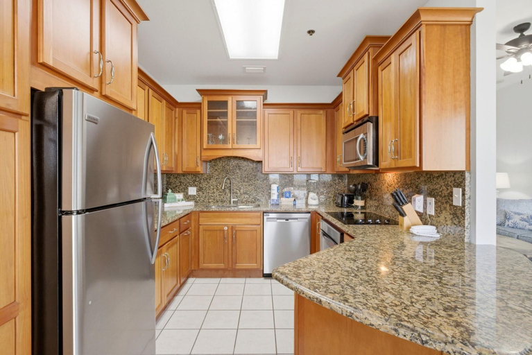 Private kitchen 5, Phoenix 6 102, Baldwin
