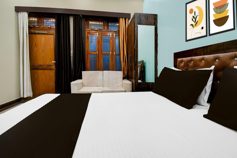 Room 3, Deluxe Hotel O Amhat Sultanpur City, Sultanpur