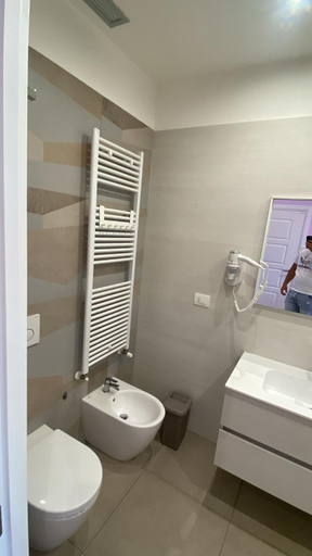 Bathroom 3, La Dea bendata, Foggia