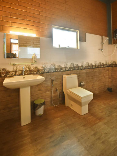 Bathroom 2, Rocksana Fortress Yoga & Retreat, Mawanella