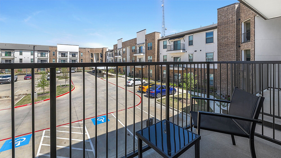 Exterior detail, Landing Furnished Apartments - Corinth, Denton