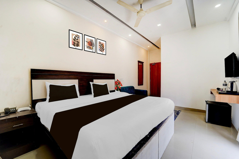 Others 5, Deluxe Keyen Arcade, Ernakulam