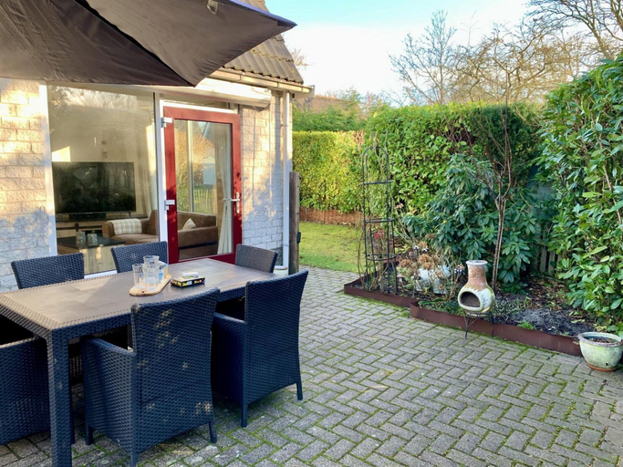 Balcony 5, Holiday Home With Spacious Terrace, Zijpe