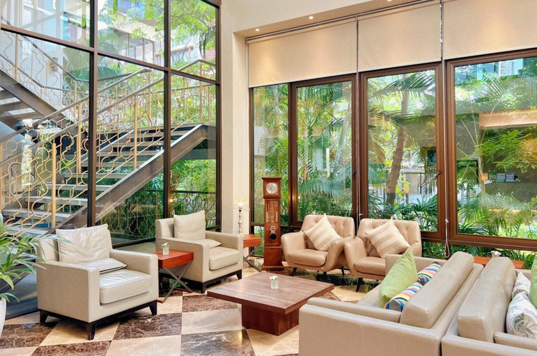 Public Area 4, Balcony Courtyard Sriracha Hotel Serviced Apartmen, Si Racha