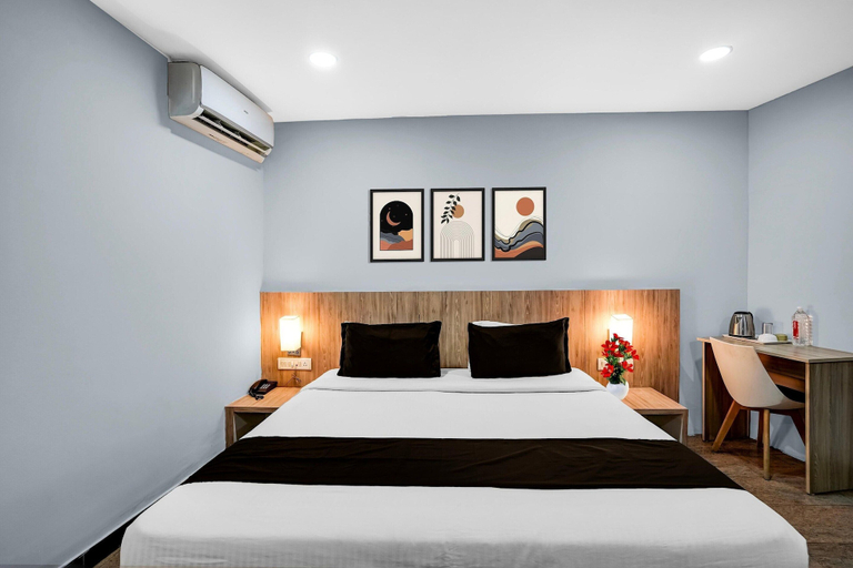 Room 4, Deluxe Richmond MG Metrrichmond, Bangalore