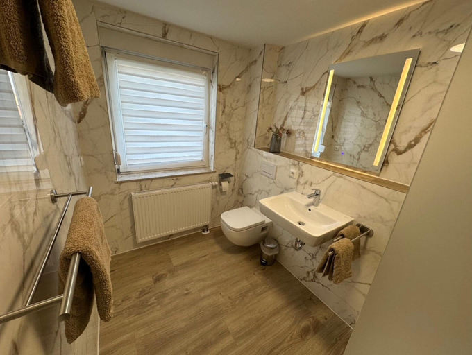 Bathroom 5, Behagliche Ferienwohnung in Elstra, Bautzen