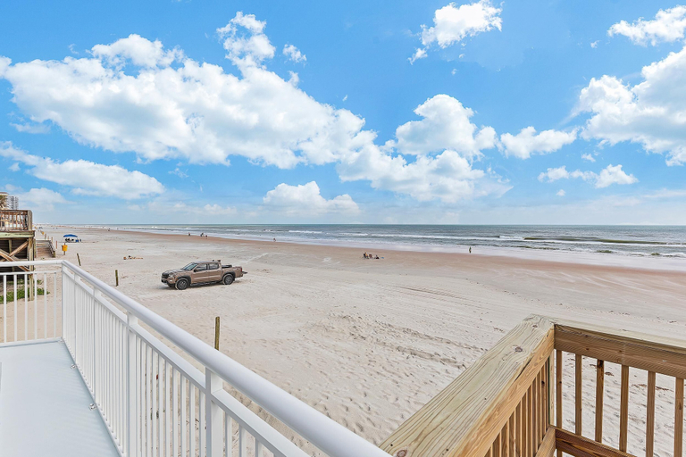 Beach 3, Ocean Breeze Resort 109, Volusia