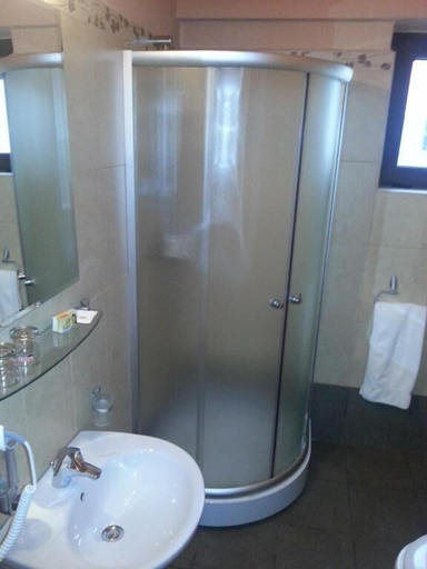Bathroom 4, Hanul Bran, Bran